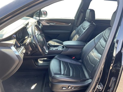 Used 2021 Cadillac XT6 Premium Luxury w/ Platinum Package image 9