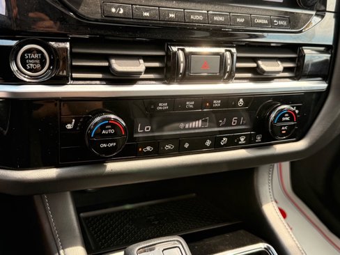 Used 2023 Nissan Pathfinder SL w/ SL Premium Package image 20