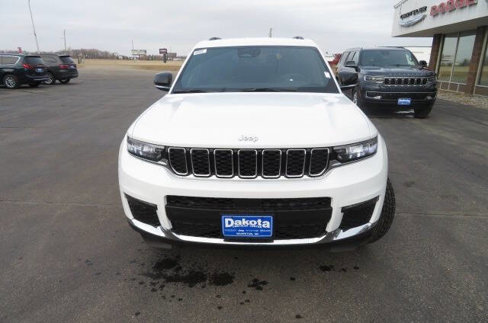 New 2025 Jeep Grand Cherokee L Limited w/ Trailer Tow Package image 5