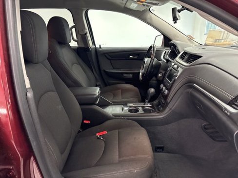 Used 2017 Chevrolet Traverse LT w/ Style and Technology Package image 23