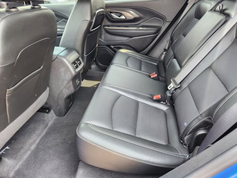 Used 2024 GMC Terrain SLT image 8