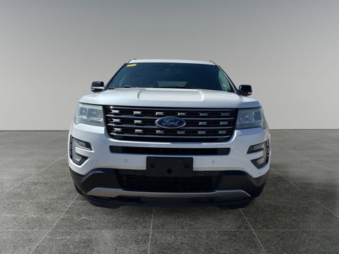 Used 2016 Ford Explorer XLT w/ Equipment Group 202A image 11