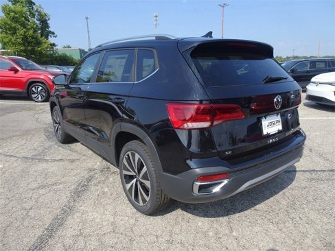 Certified 2024 Volkswagen Taos SE image 4