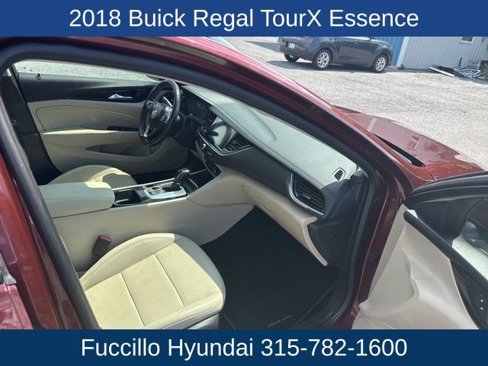 Used 2018 Buick Regal Essence w/ Driver Confidence Package #1 image 12