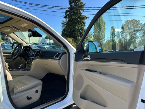 Used 2020 Jeep Grand Cherokee Limited w/ Luxury Group II image 11