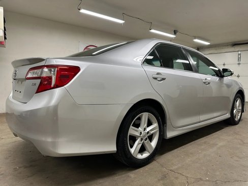 Used 2014 Toyota Camry SE image 13
