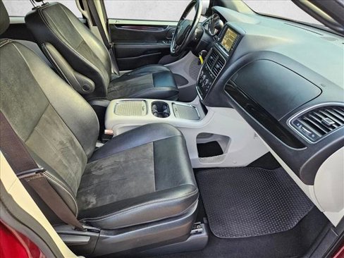 Used 2019 Dodge Grand Caravan SXT image 21
