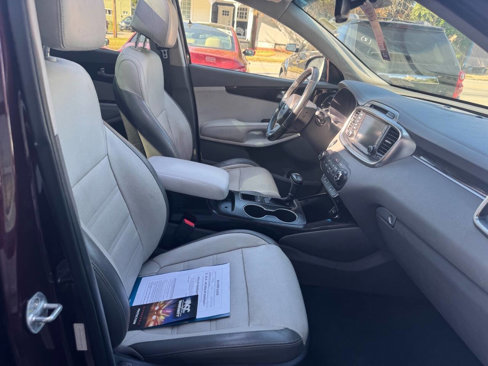 Used 2017 Kia Sorento SX image 33