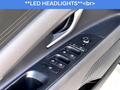 Used 2025 Hyundai Elantra SE image 12