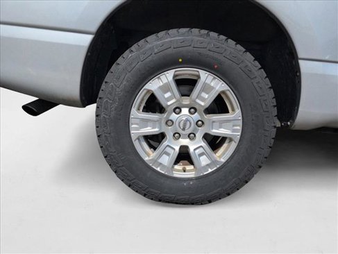 Used 2019 Nissan Titan SV image 23