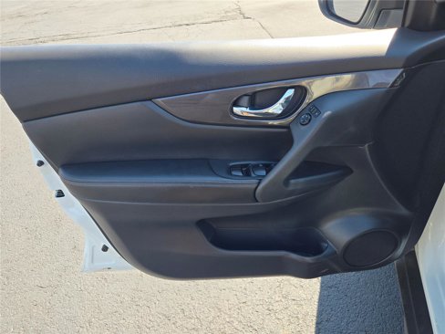 Used 2020 Nissan Rogue SV image 22