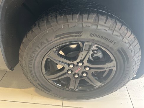 Used 2023 GMC Acadia AT4 image 24