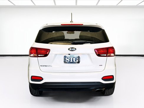 Used 2020 Kia Sorento LX image 5