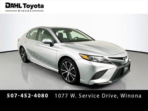 Certified 2020 Toyota Camry SE image 1