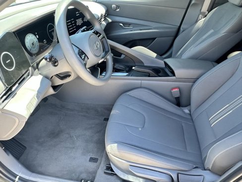 Used 2024 Hyundai Elantra SEL image 6