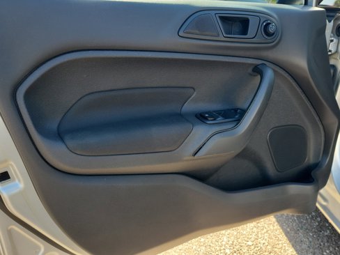 Used 2017 Ford Fiesta SE image 19