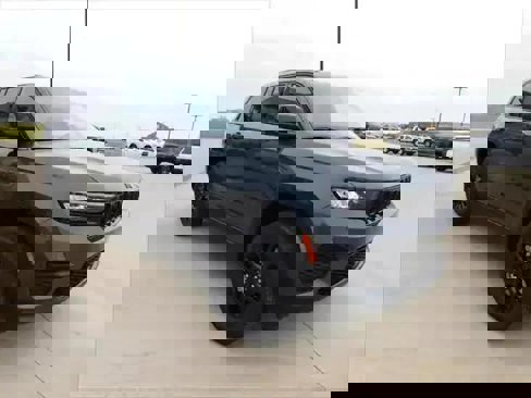 New 2025 Jeep Grand Cherokee Altitude image 6