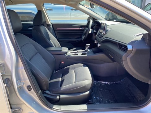 Used 2022 Nissan Altima 2.5 SV image 14