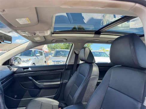 Used 2013 Volkswagen Jetta TDI image 16