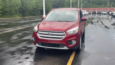 Used 2019 Ford Escape SE image 3