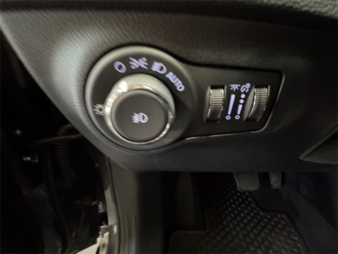 Used 2019 Jeep Compass Latitude w/ Cold Weather Group image 24