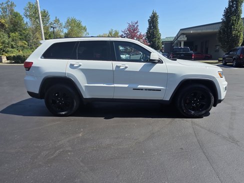 Used 2017 Jeep Grand Cherokee Laredo image 9