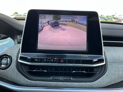 New 2025 Jeep Compass Latitude image 31