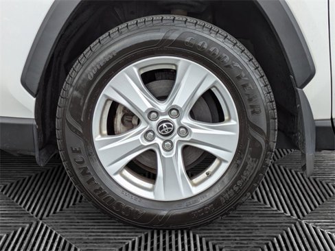 Used 2019 Toyota RAV4 XLE image 9