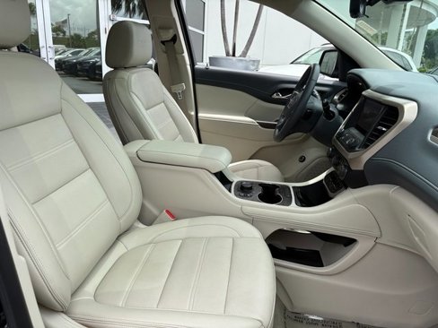 Used 2022 GMC Acadia Denali w/ Denali Ultimate Package image 25