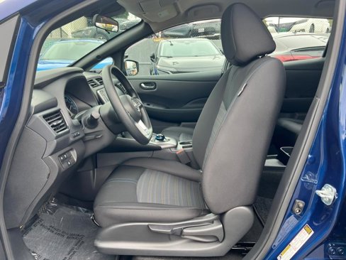 Used 2025 Nissan Leaf S image 10
