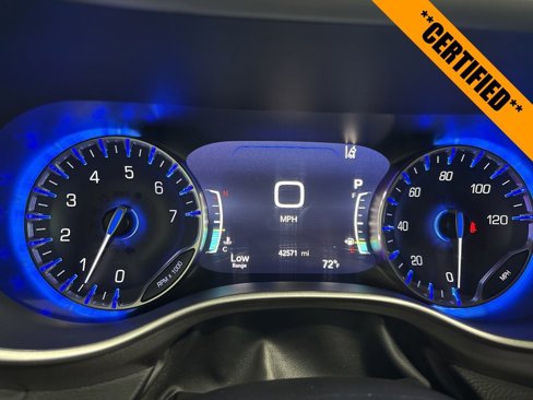 Certified 2021 Chrysler Pacifica Touring-L image 25