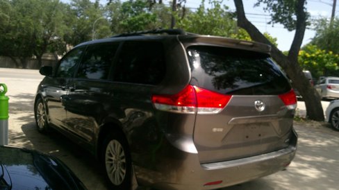 Used 2014 Toyota Sienna XLE image 6