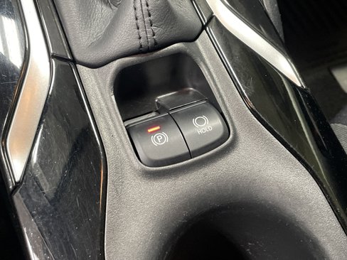 Used 2020 Toyota Corolla LE image 28