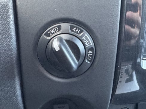 Used 2014 Nissan Titan SV w/ SV Value Truck Package image 29
