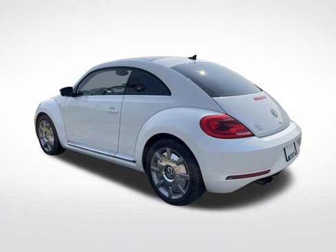 Used 2014 Volkswagen Beetle TDI image 3