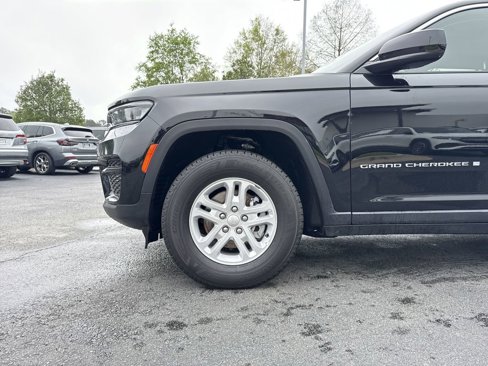 Used 2023 Jeep Grand Cherokee Laredo w/ Luxury Tech Group I image 9