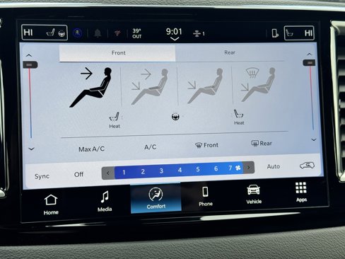 New 2025 Chrysler Voyager LX image 28