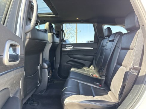 Used 2018 Jeep Grand Cherokee Limited image 14