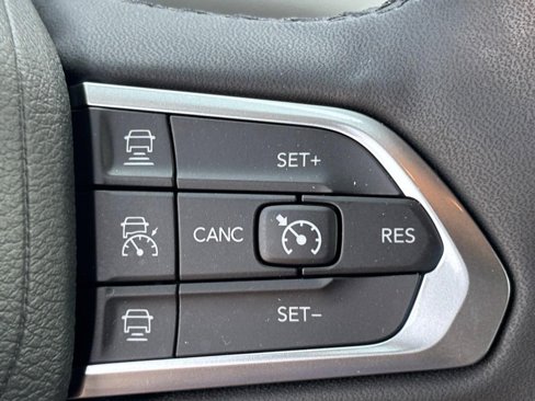 Used 2023 Jeep Compass Limited w/ Elite Group image 16