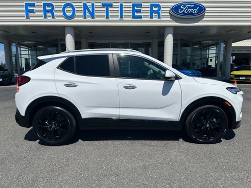 Used 2024 Buick Encore GX Sport Touring image 1