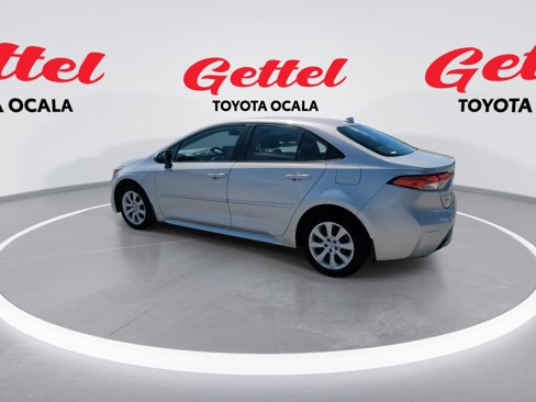 Used 2022 Toyota Corolla LE image 6