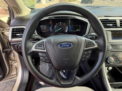 Used 2018 Ford Fusion S image 19