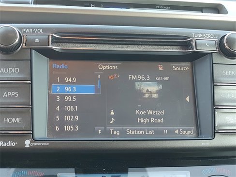 Used 2015 Toyota RAV4 Limited image 17