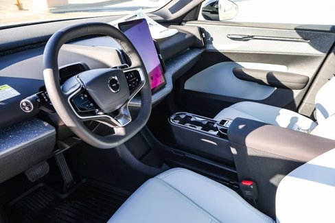 New 2025 Volvo EX30 Ultra w/ Protection Package Premier image 18