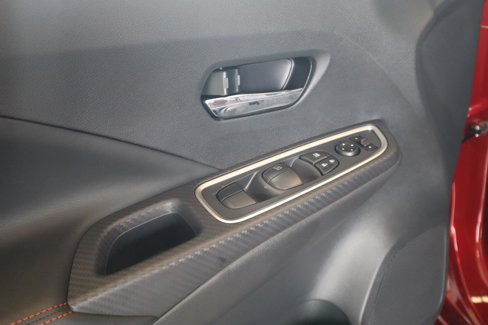 New 2025 Nissan Versa SR w/ Trunk Package image 17