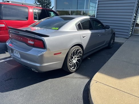 Used 2014 Dodge Charger SE image 4