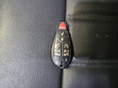 Used 2016 Chrysler Town & Country Touring w/ Driver Convenience Group image 32