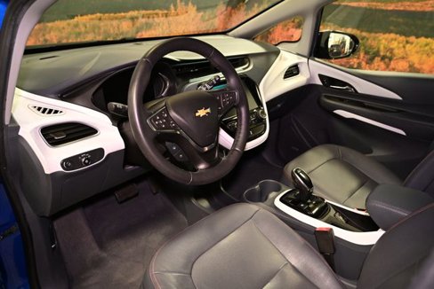 Used 2017 Chevrolet Bolt Premier w/ Driver Confidence II Package image 22