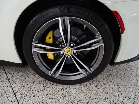 Used 2019 Ferrari GTC4Lusso image 11
