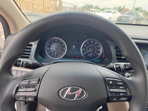 Used 2020 Hyundai Elantra SE image 9